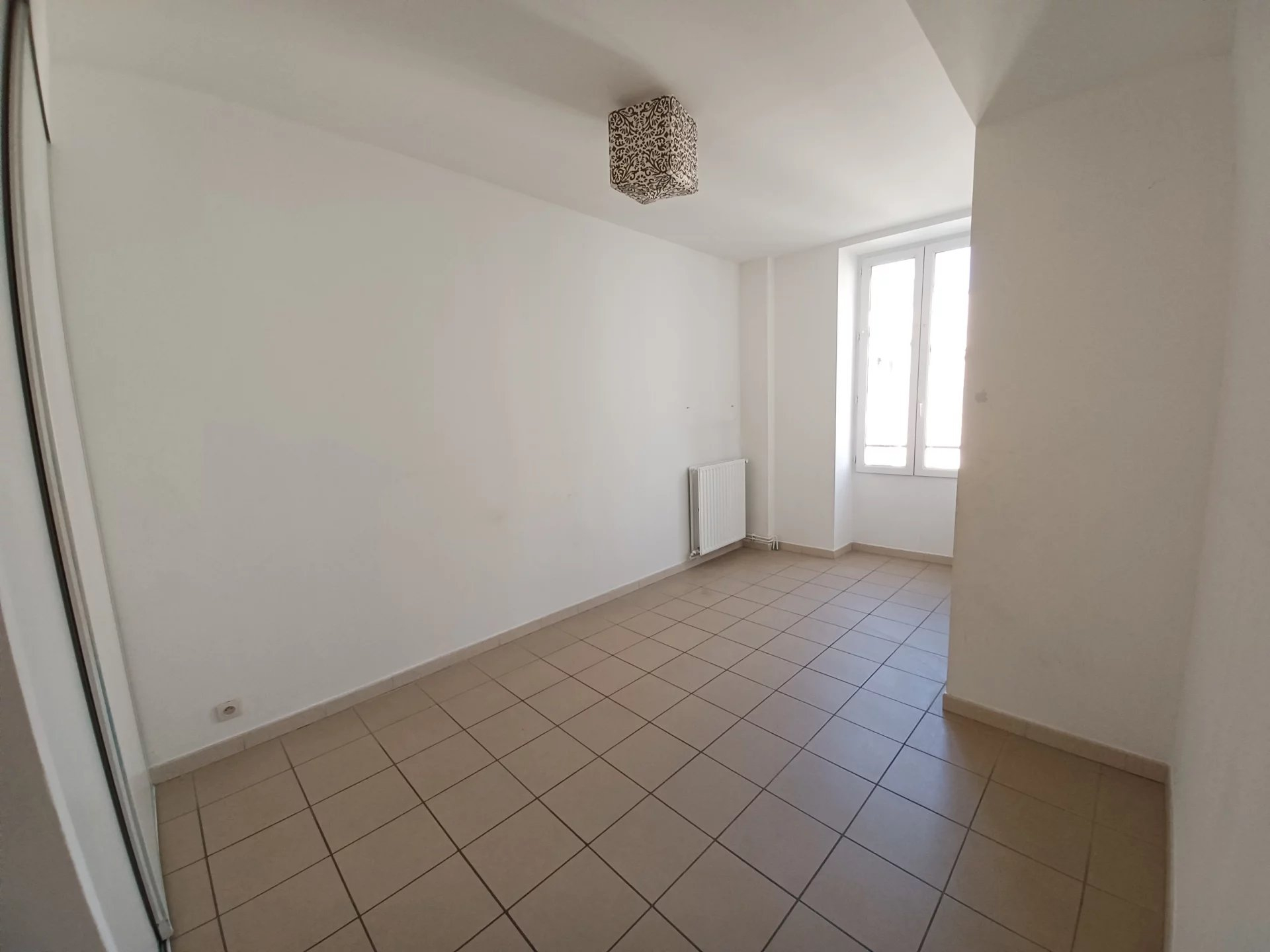 Location Appartement TARASCON radiateur, individuel, gaz chauffage