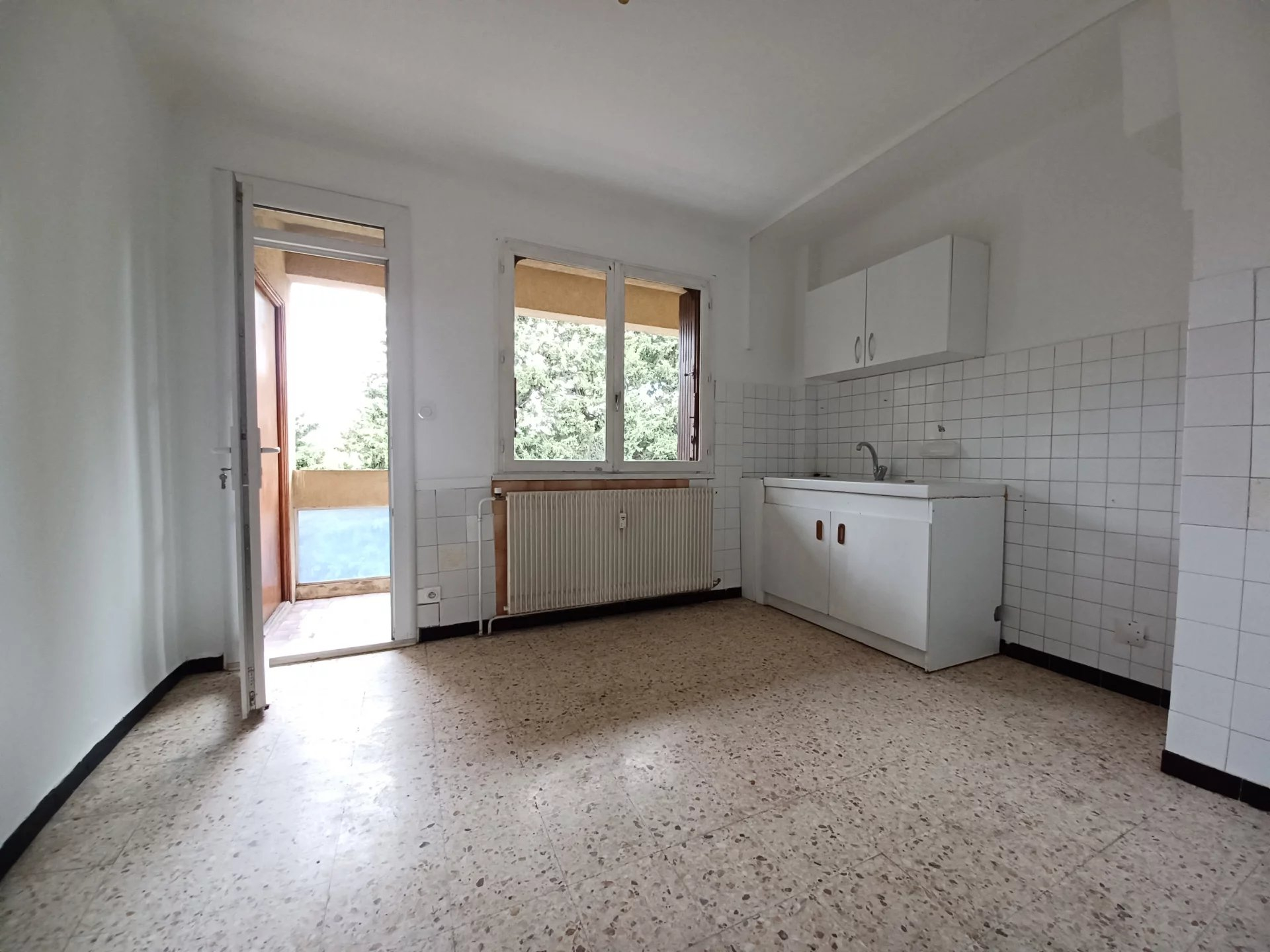 Location Appartement TARASCON surface habitable de 43 m²