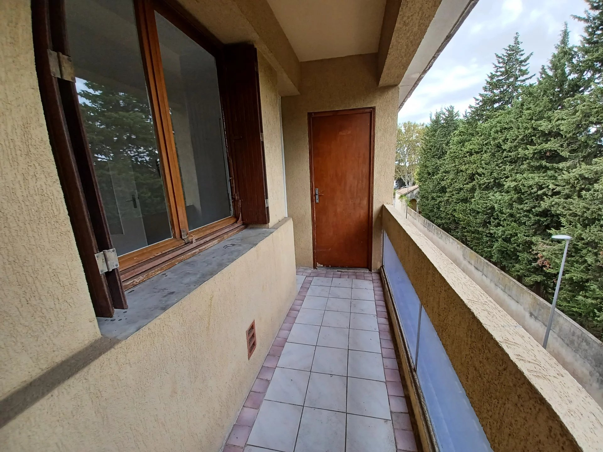 Location Appartement TARASCON séjour de 14.41 m²