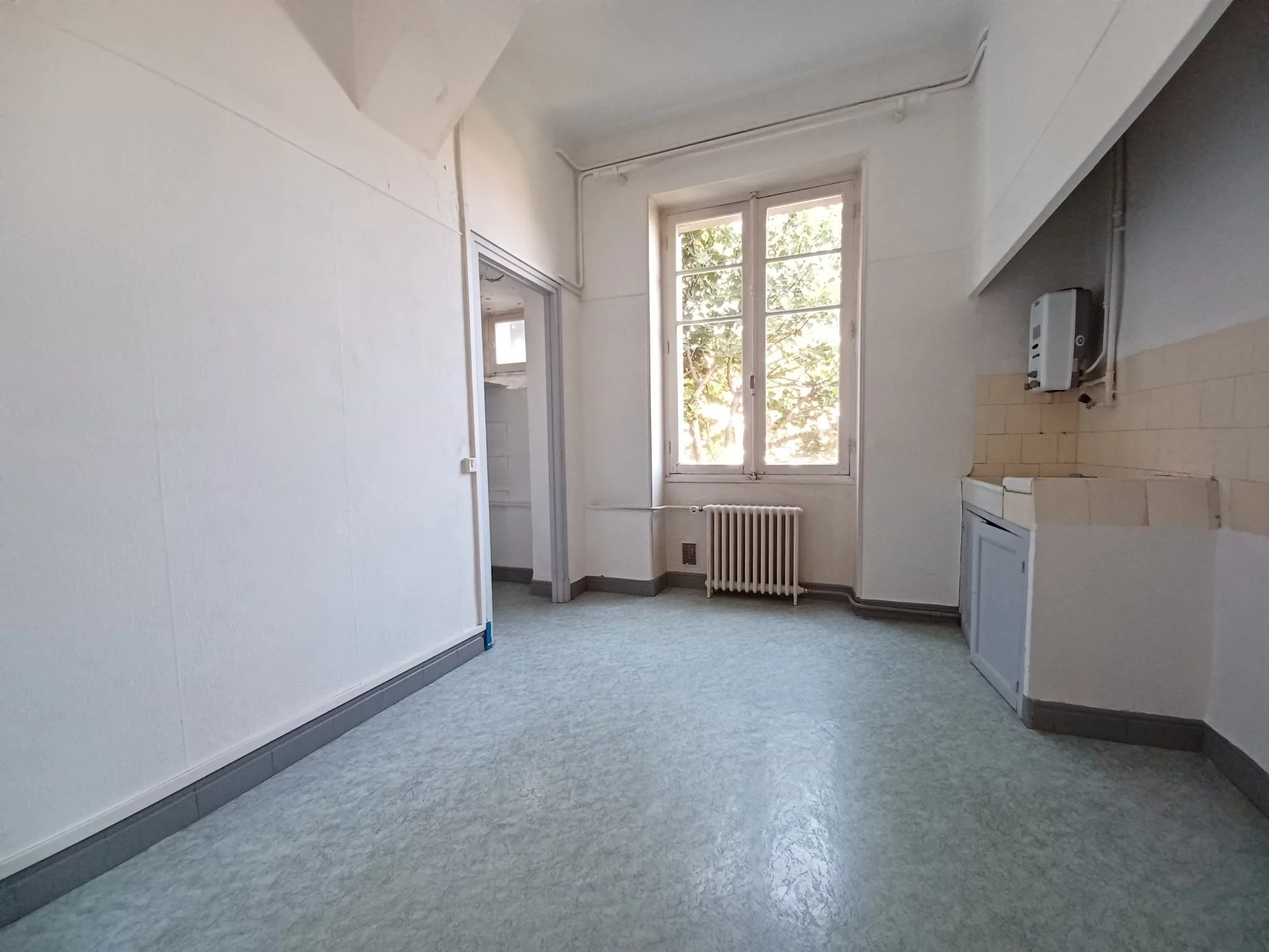 Location Appartement BEAUCAIRE 1 salles de bain