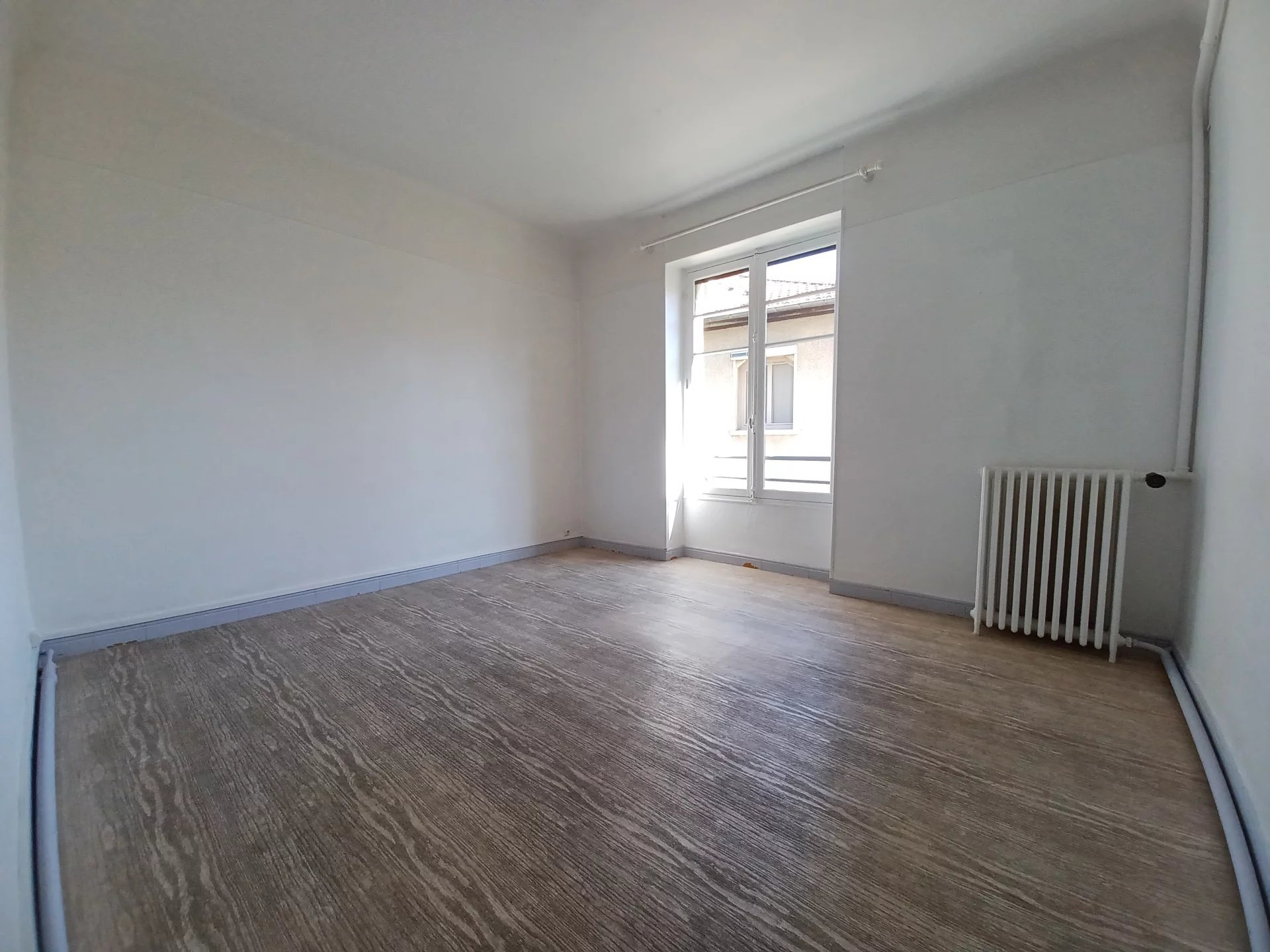 Location Appartement BEAUCAIRE 5 pièces