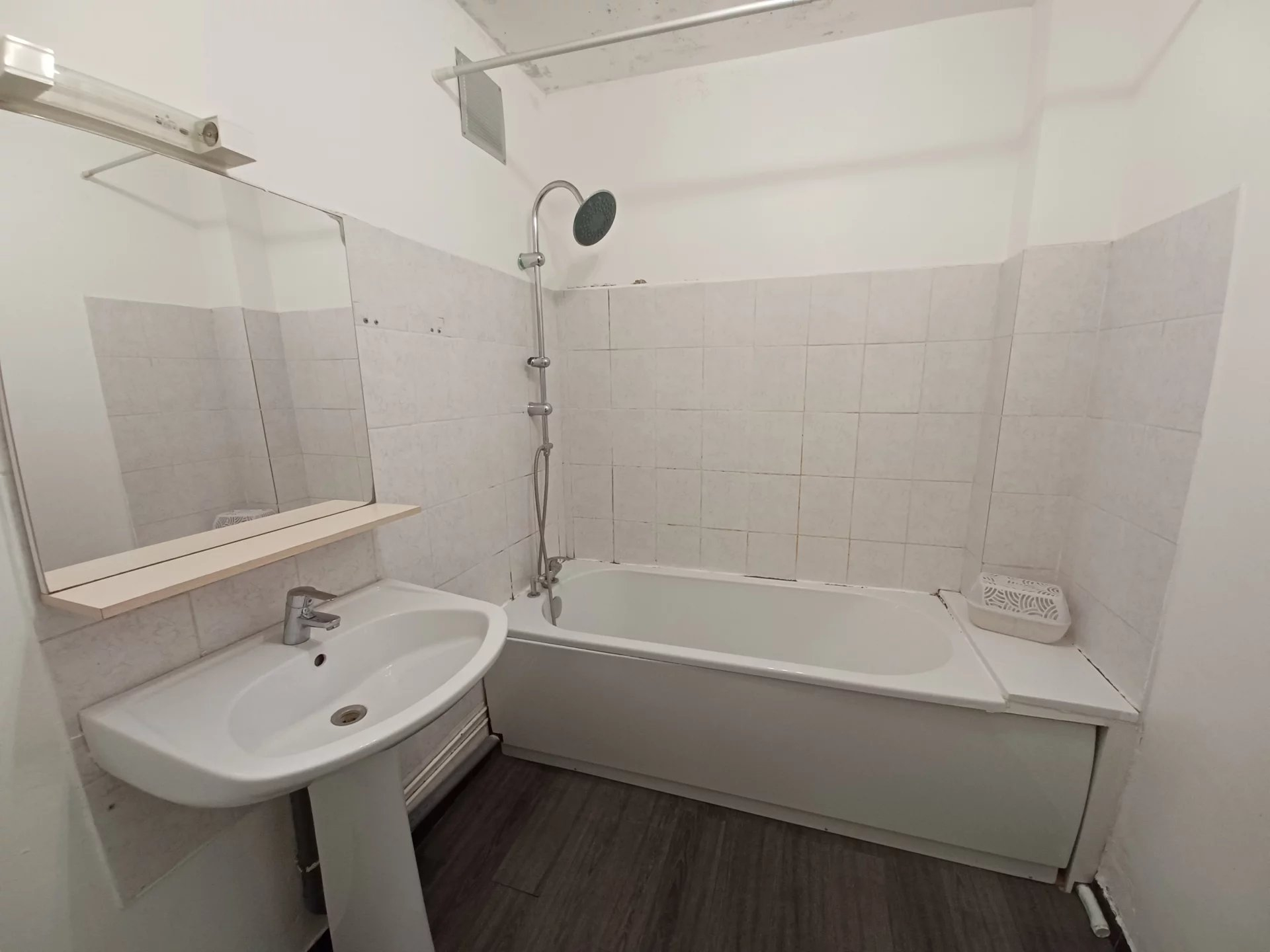 Location Appartement TARASCON 1 salles de bain